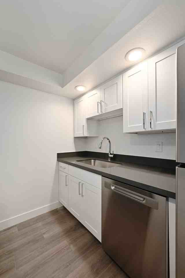 Maple Leaf Residences - Photo 5 of 45