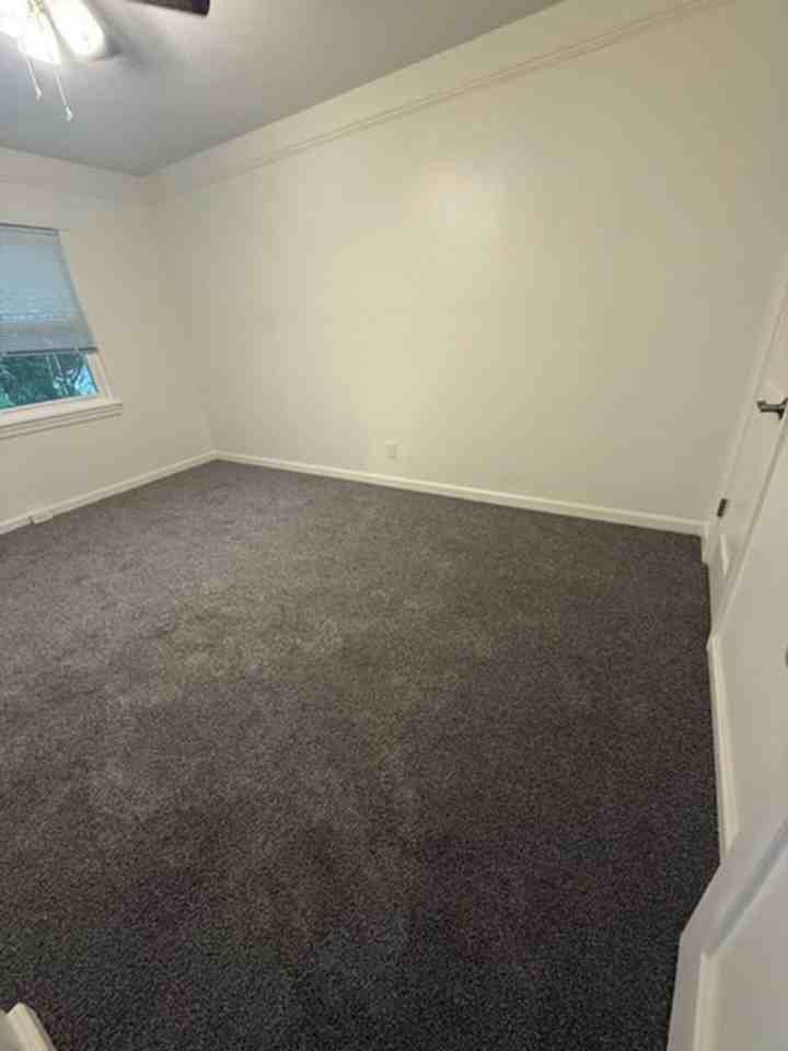 4308/4310 ST FRANCIS AVENUE - Photo 4 of 8