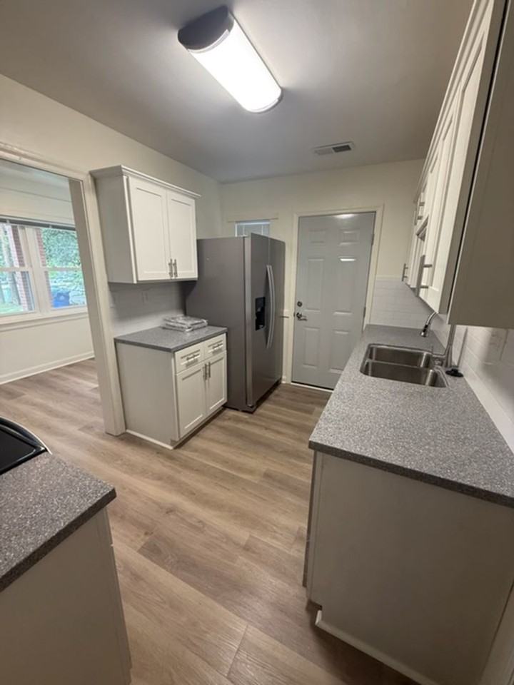 4308/4310 ST FRANCIS AVENUE - Photo 3 of 8