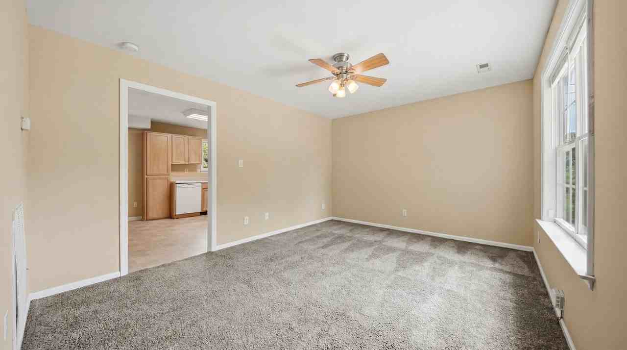 1575 Petty St Se - Photo 5 of 25