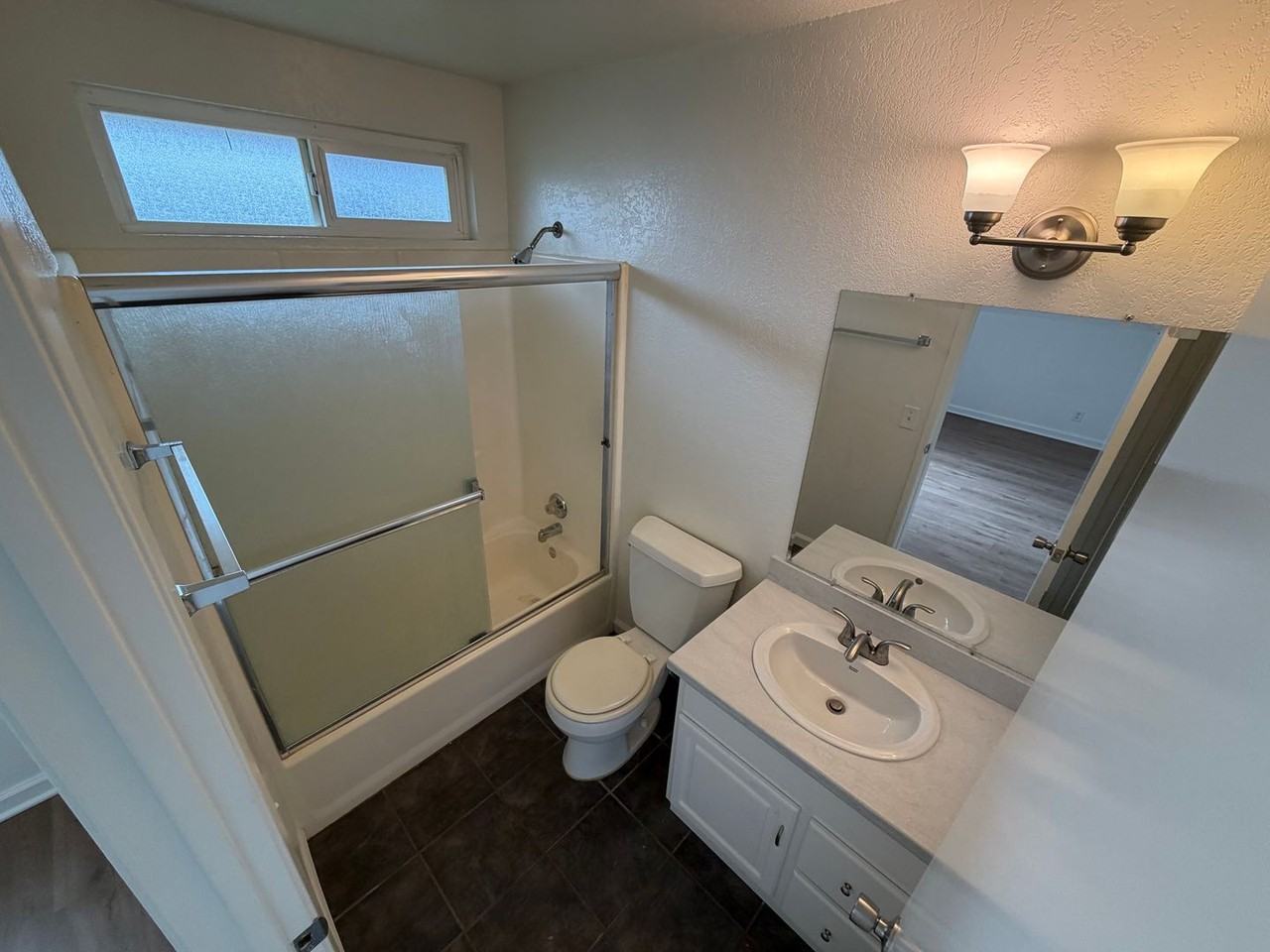 1310 Lesley Ct - Photo 7 of 13