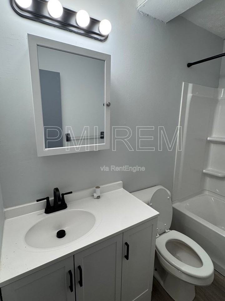 1814 Whipple Ave Nw #1 - Photo 5 of 15