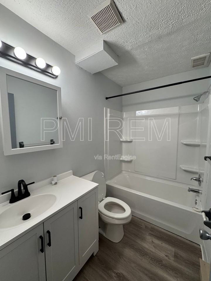 1814 Whipple Ave Nw #1 - Photo 7 of 15