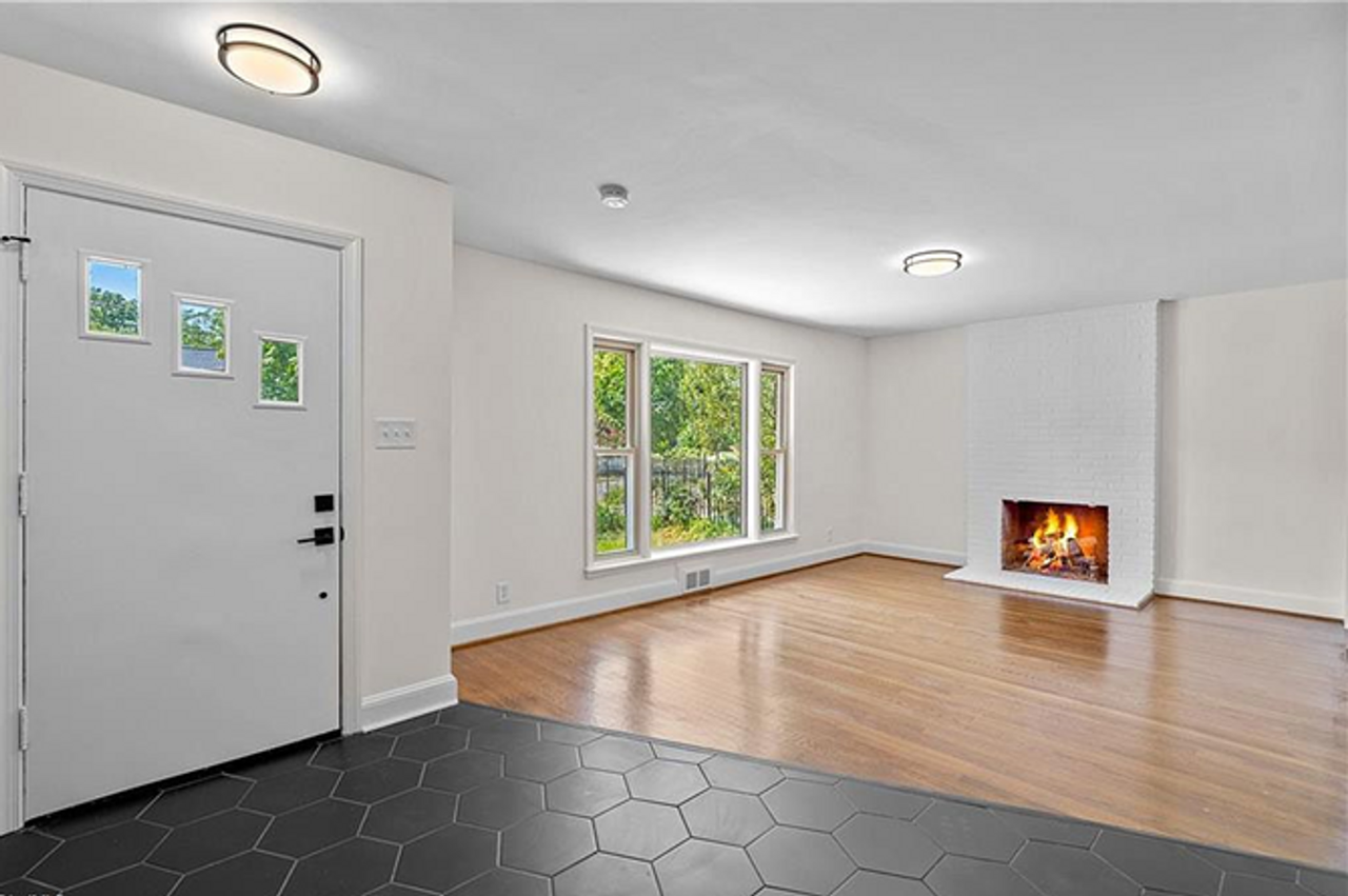 313 Horace Mann Ave - Photo 6 of 31