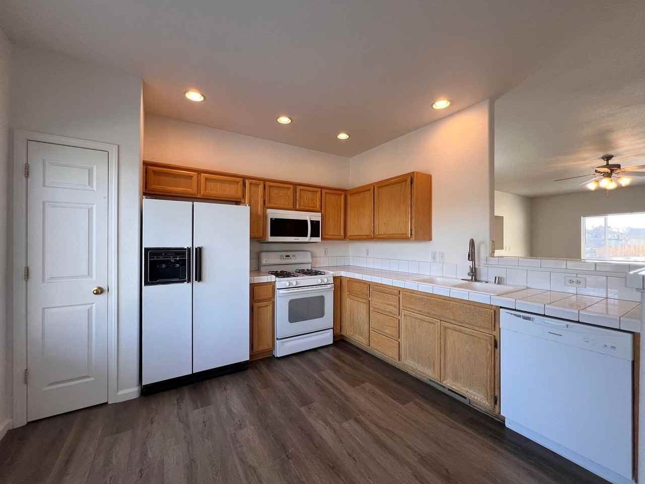 1258 Eider Cir - Photo 7 of 31