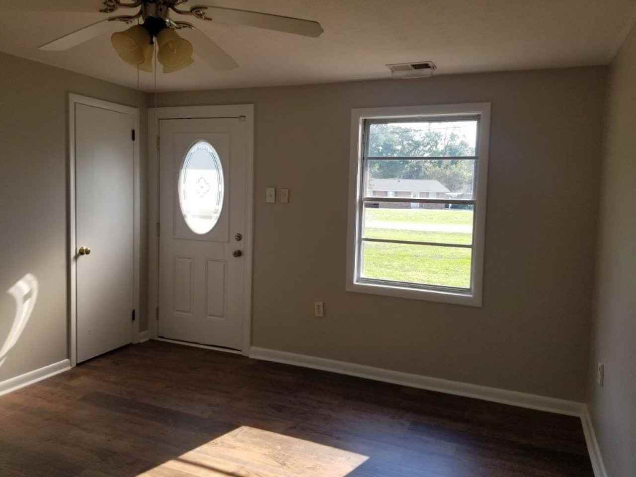 7001 Comet Dr - Photo 2 of 13
