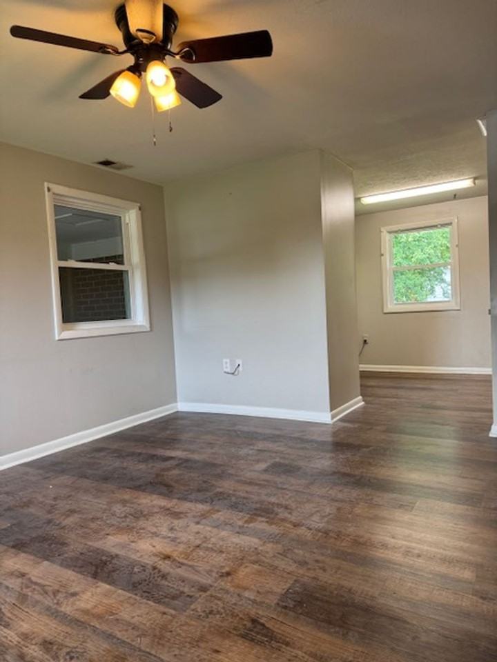 7001 Comet Dr - Photo 3 of 13