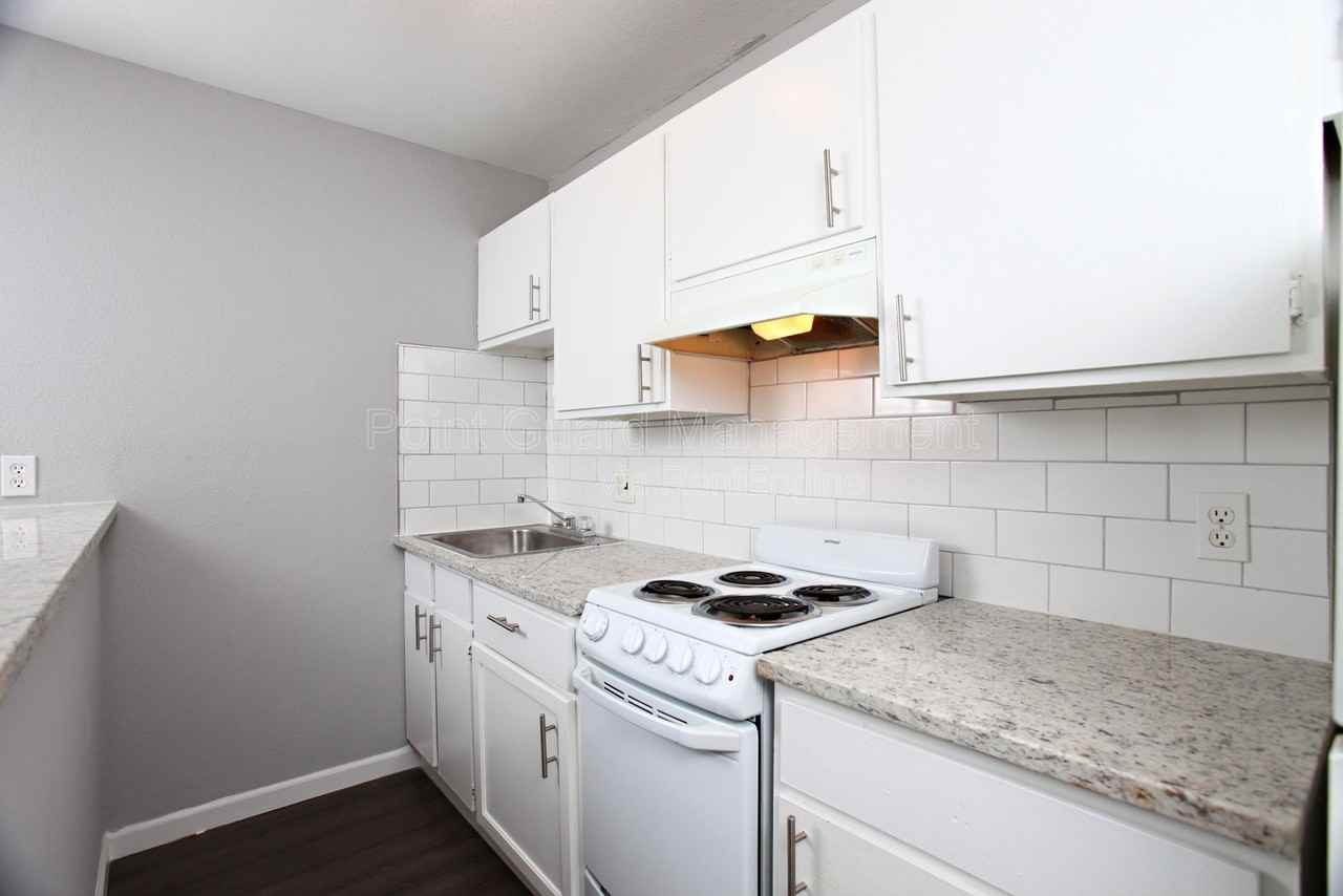 1212 S Longfellow St #106 - Photo 4 of 10