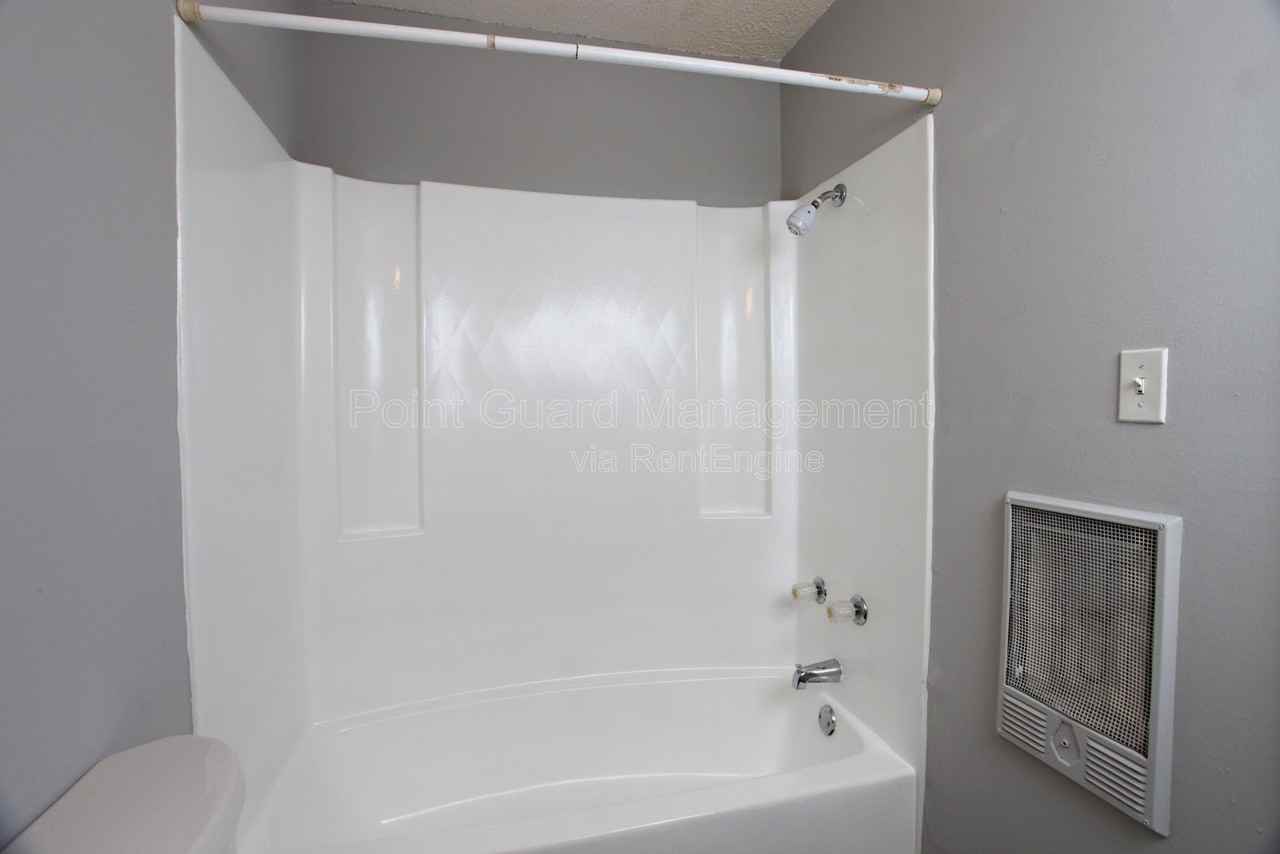1212 S Longfellow St #106 - Photo 7 of 10