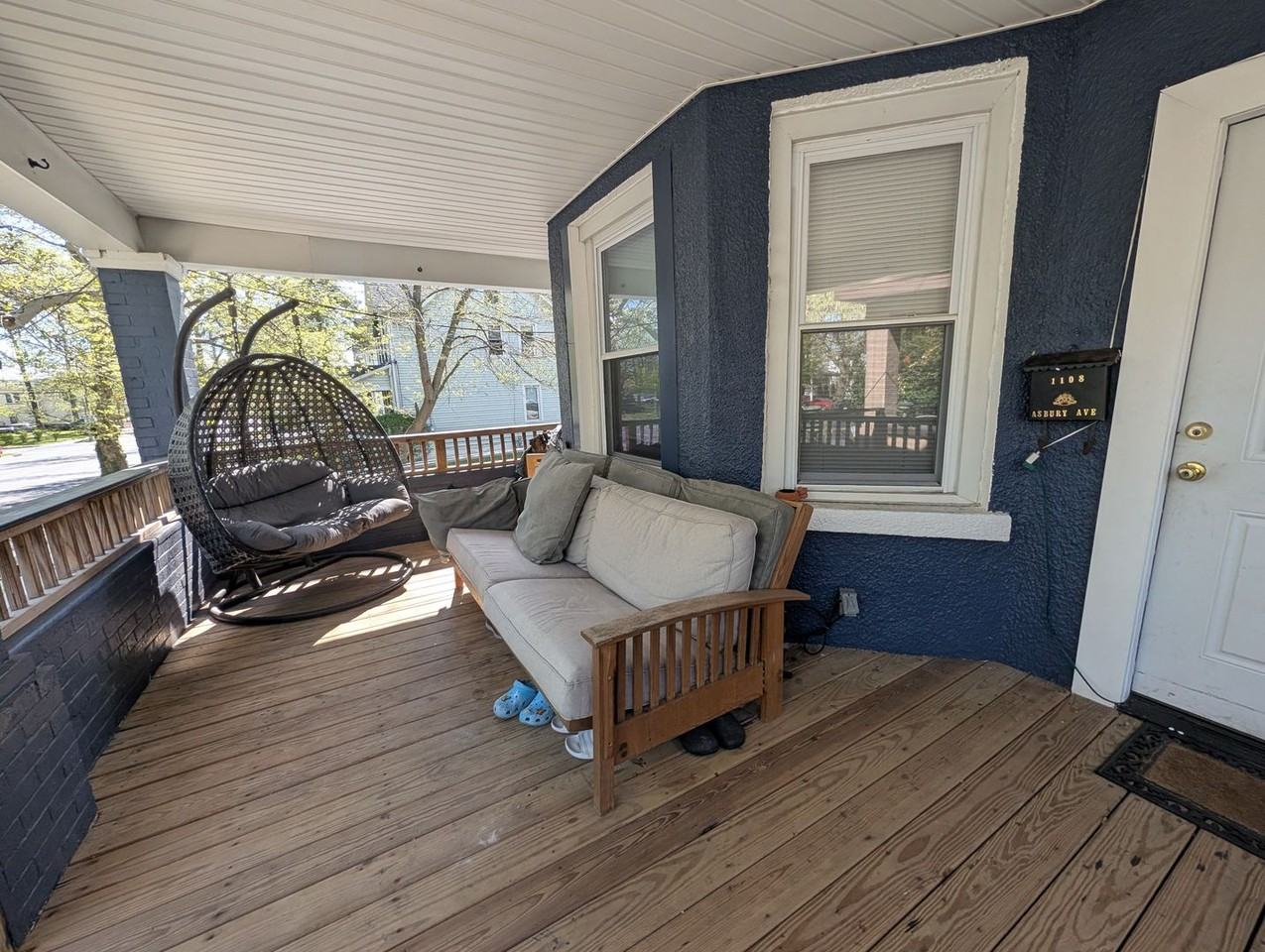 1108 Asbury Ave - Photo 3 of 16