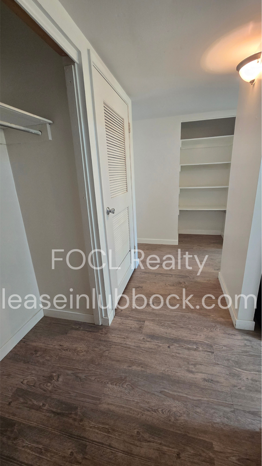 2827 66th St - Photo 2 of 15