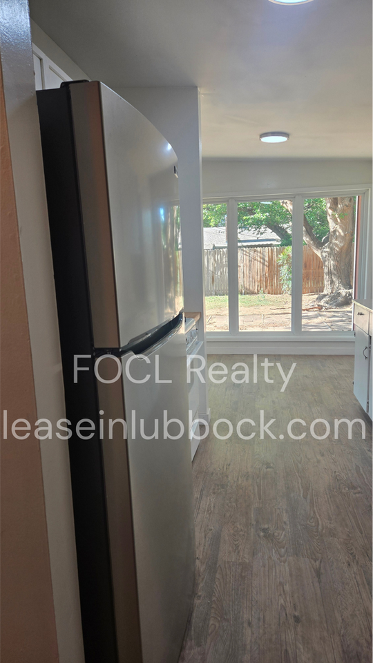 2827 66th St - Photo 3 of 15