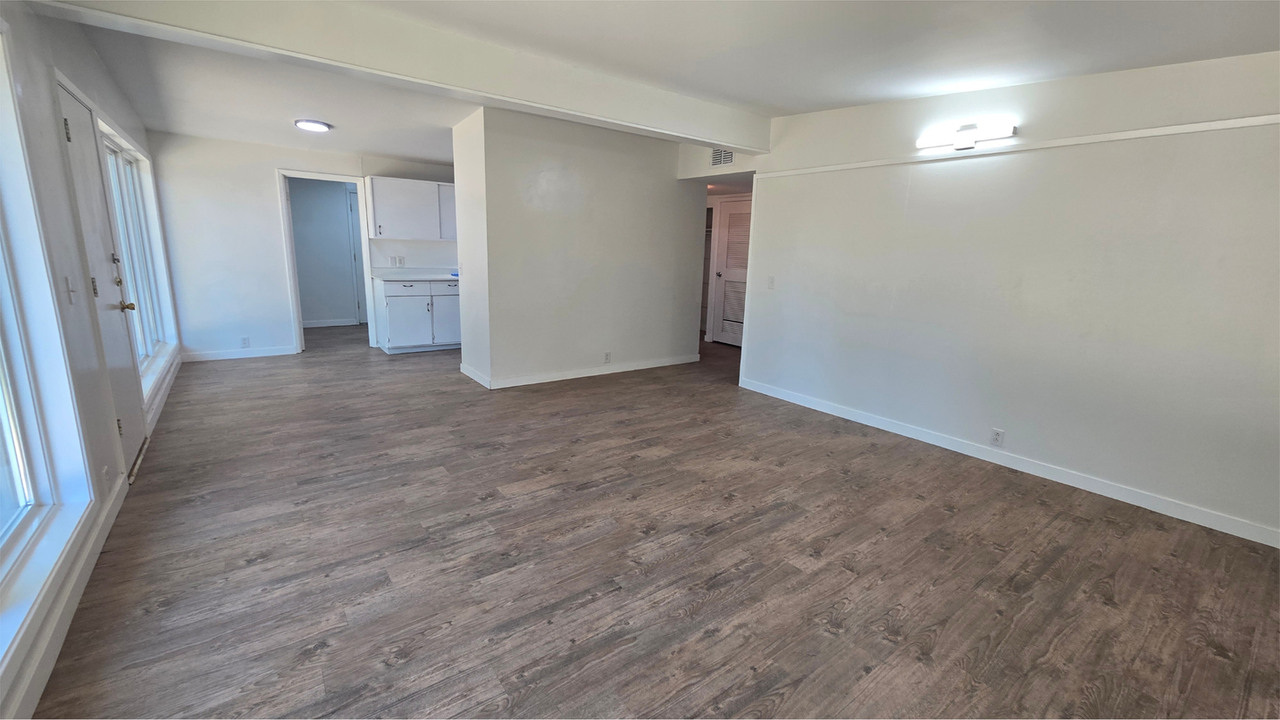 2827 66th St - Photo 5 of 15
