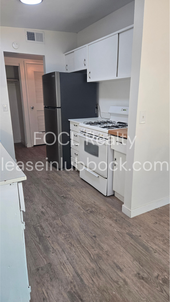 2827 66th St - Photo 6 of 15