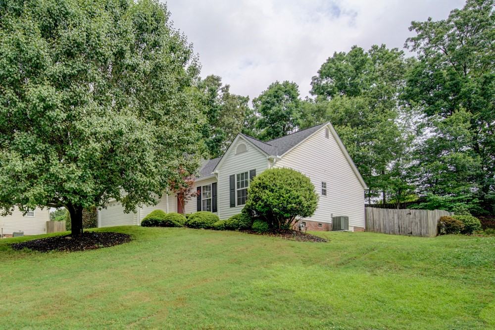 17 Waterfield Ct - Photo 7 of 40