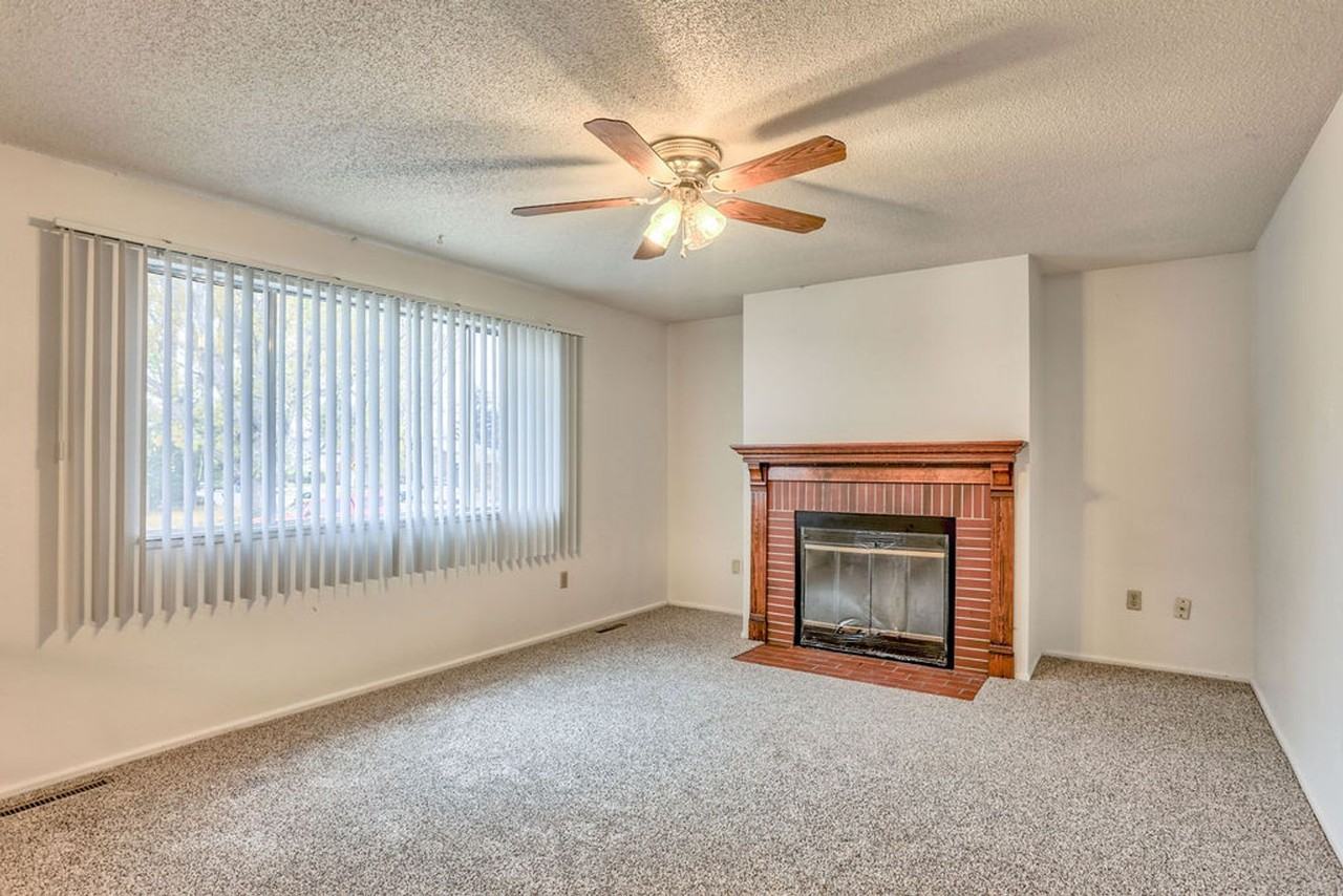 836 Winchester Dr - Photo 5 of 35