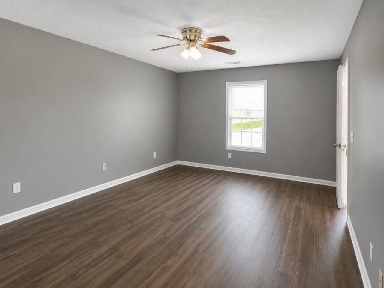 208 Ruf Dr - Photo 2 of 24