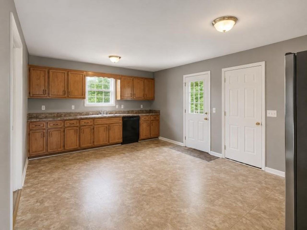 208 Ruf Dr - Photo 6 of 24