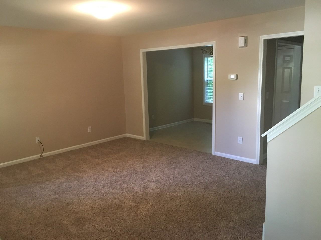 2401 Laurel Falls Ln - Photo 2 of 6