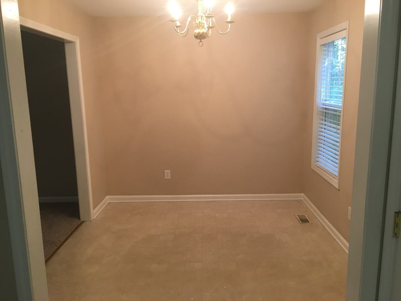 2401 Laurel Falls Ln - Photo 4 of 6