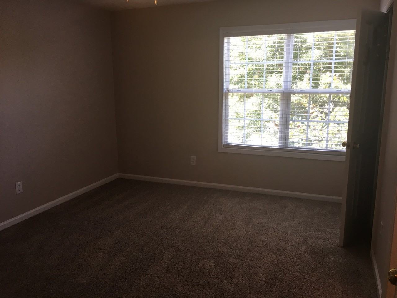 2401 Laurel Falls Ln - Photo 6 of 6