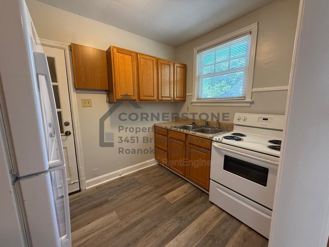 355 Highland Ave Sw #1 - Photo 3 of 10