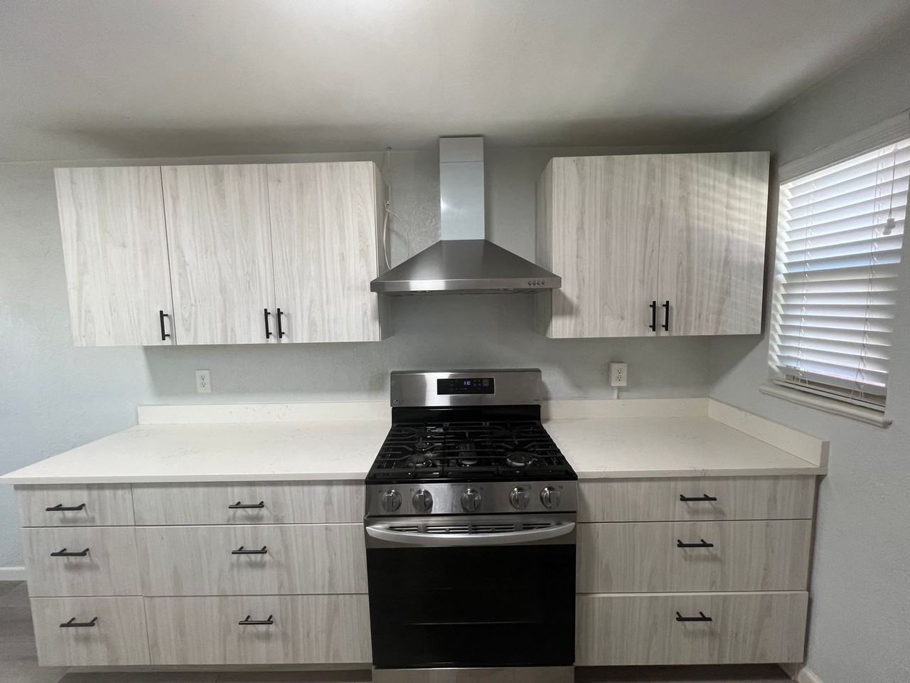 1952 Beeler St - Photo 6 of 14