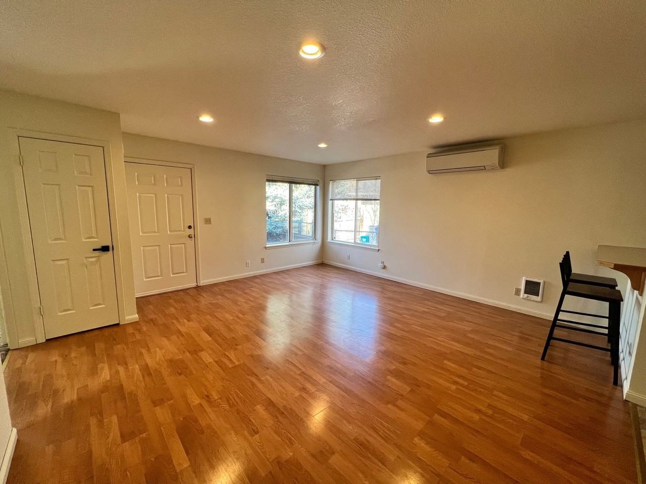 1355 Nw Davenport Ave - Photo 2 of 23