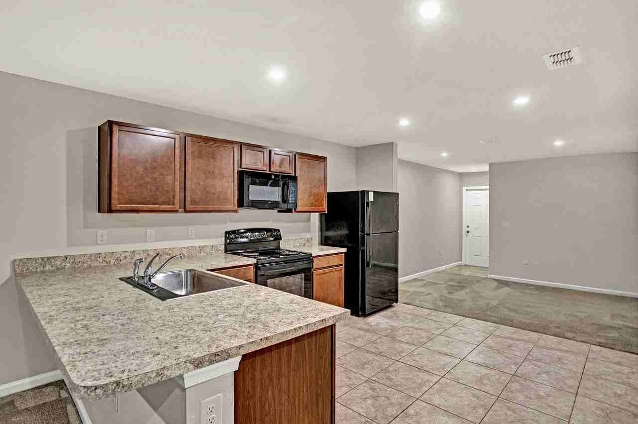 5958 Creekside Crossing Dr - Photo 6 of 22