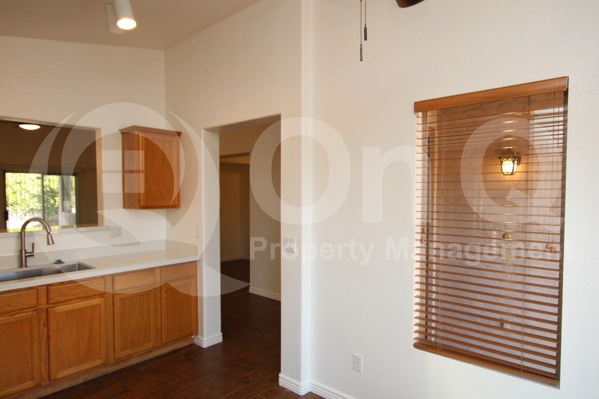3292 E San Angelo Ave - Photo 5 of 19