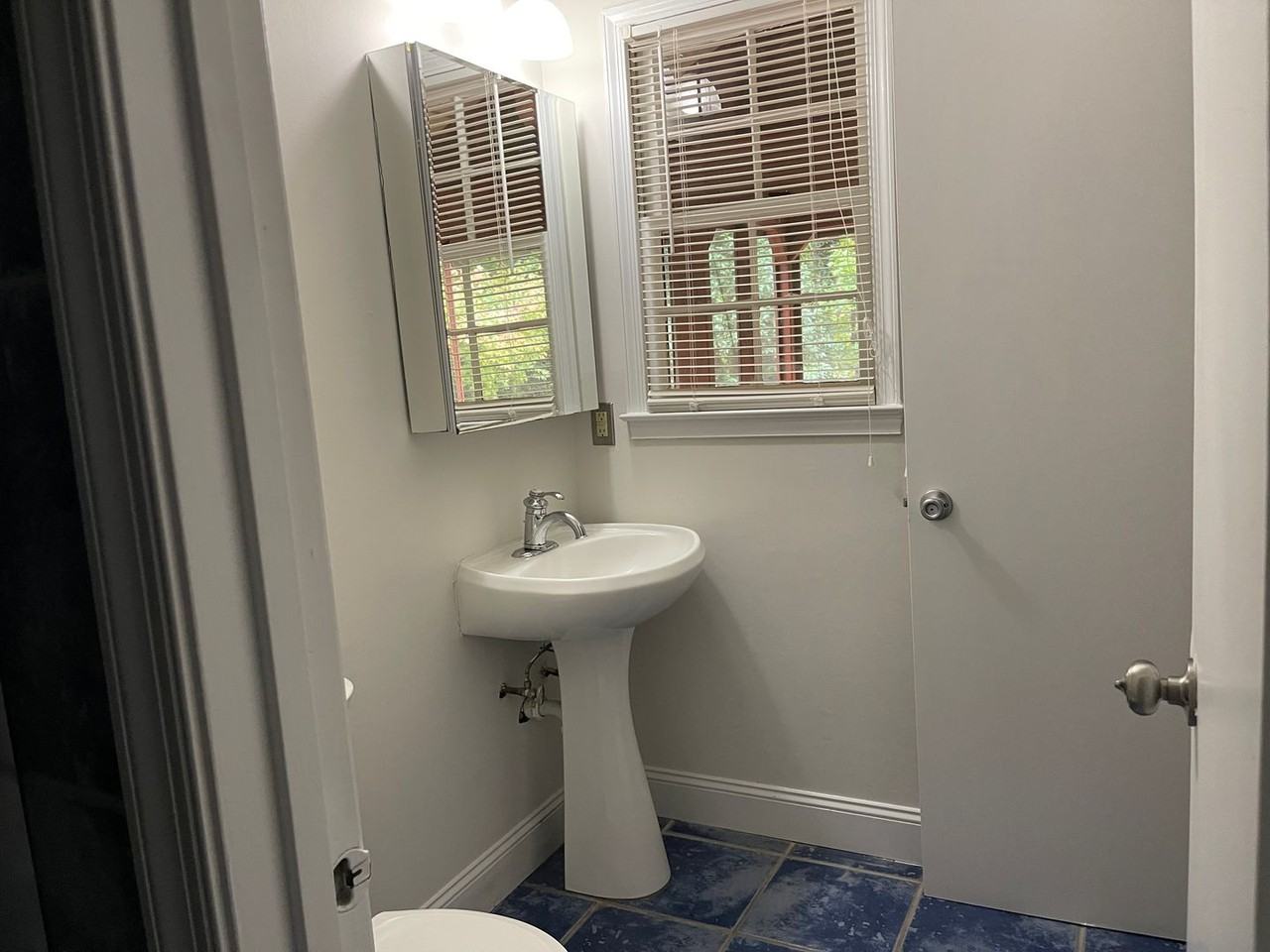 7604 Longstreet Dr - Photo 7 of 11