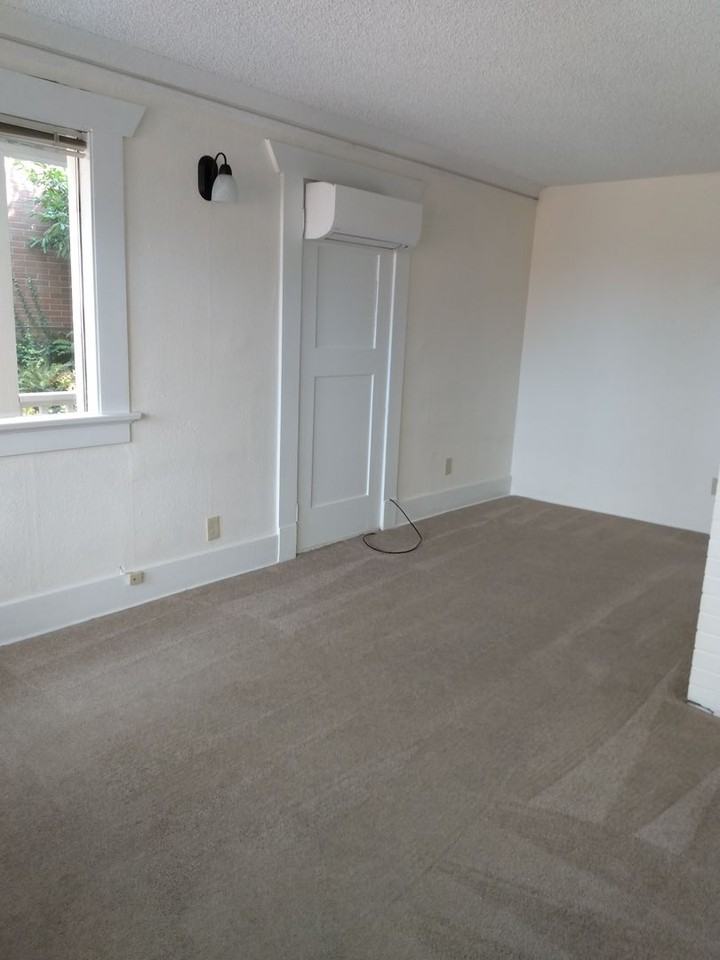 703 N Garden St #B - Photo 6 of 15