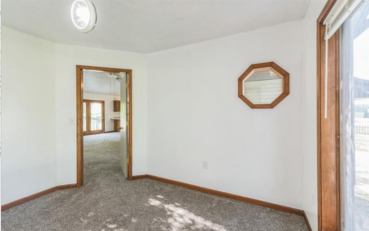 1022 S Lincoln Rd - Photo 2 of 14