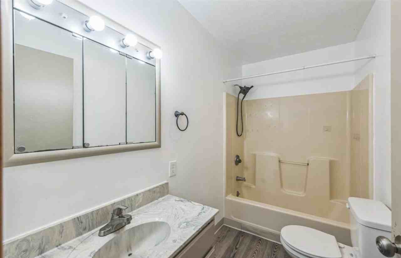 1022 S Lincoln Rd - Photo 4 of 14