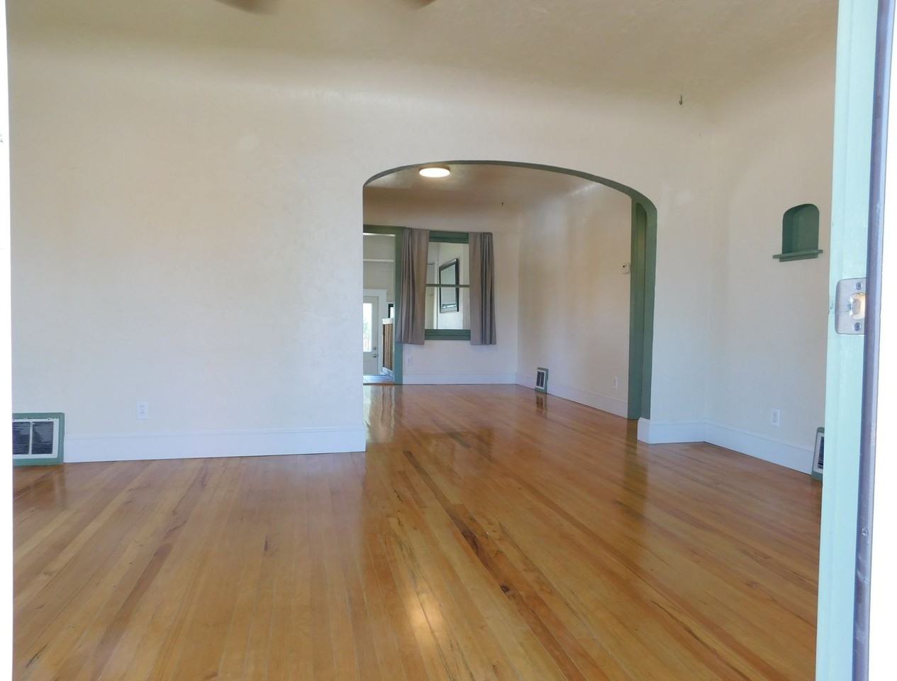1859 Orchard Ave - Photo 3 of 26