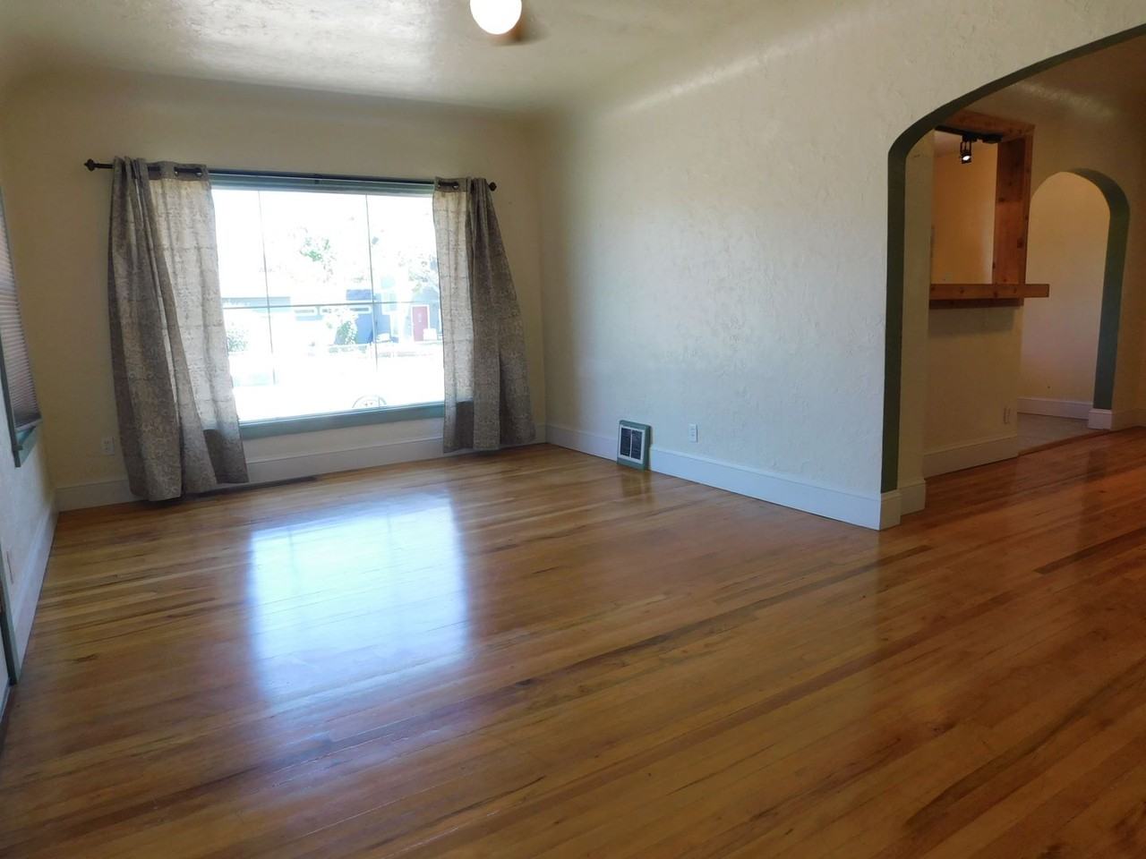 1859 Orchard Ave - Photo 4 of 26