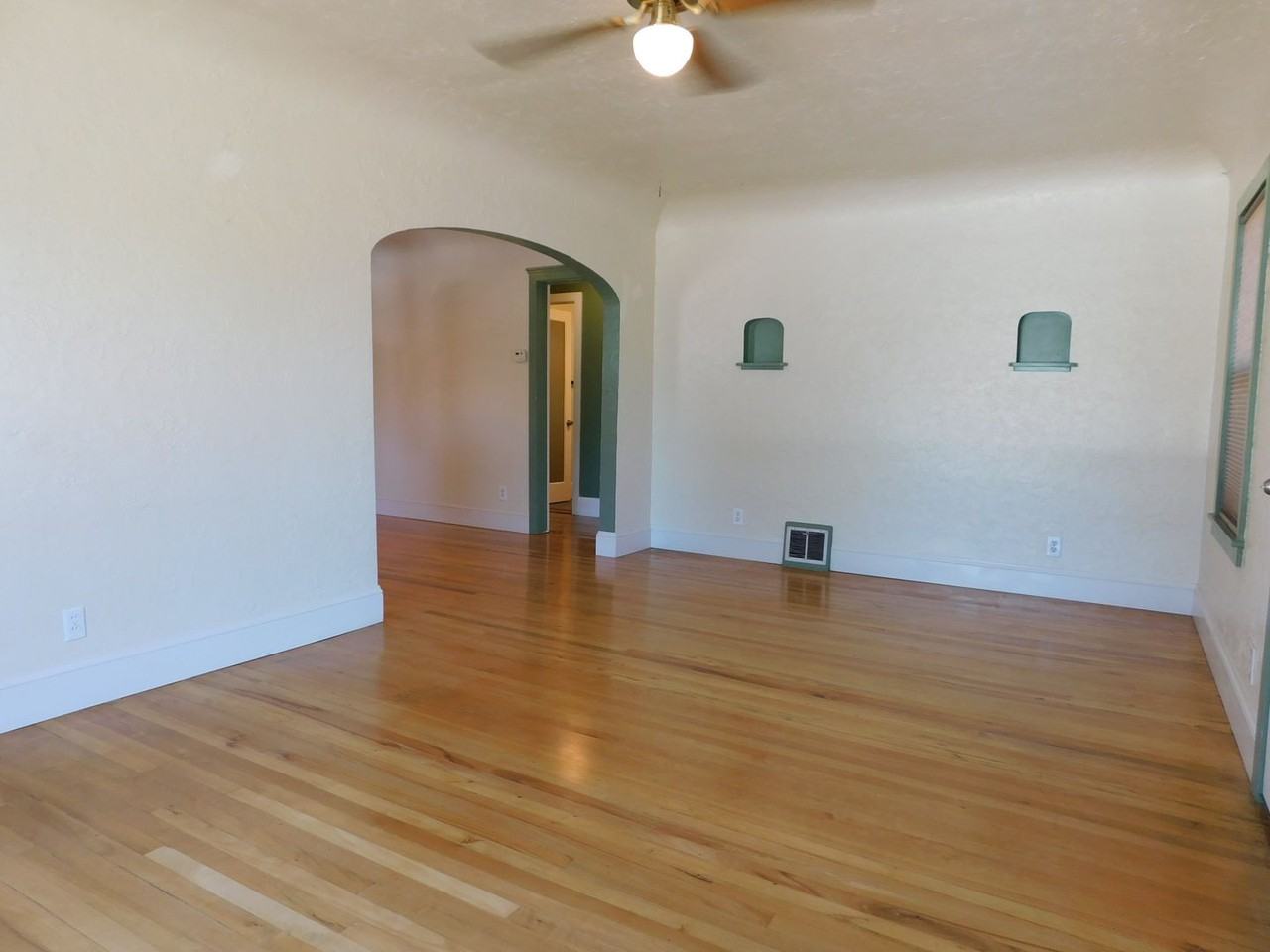 1859 Orchard Ave - Photo 5 of 26