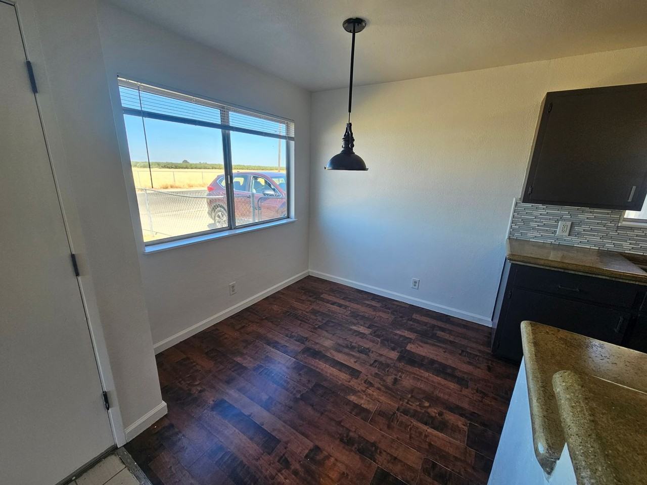 249 N Marguerite Ave - Photo 5 of 25