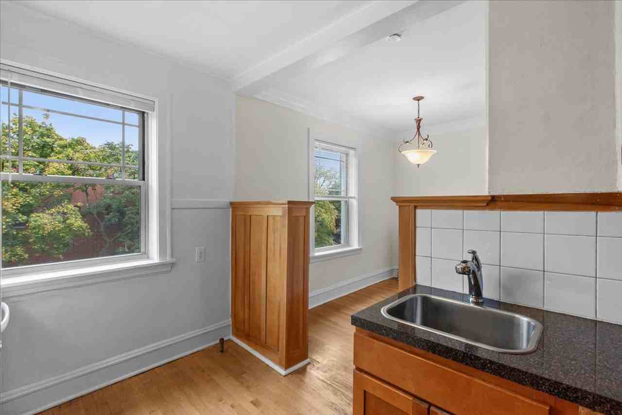 1725 W Thorndale Ave #2A - Photo 5 of 11