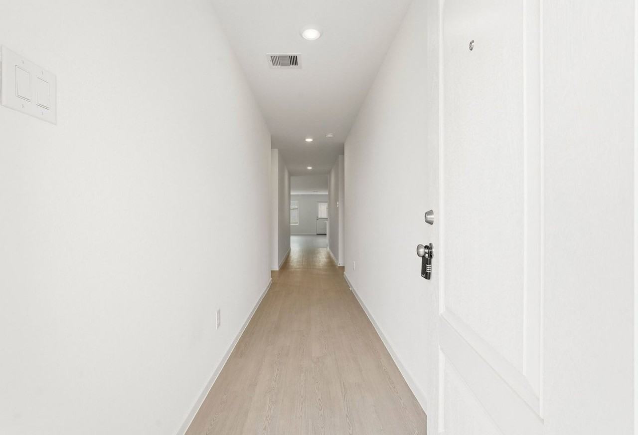 17334 Glacier Forest Ln - Photo 4 of 24