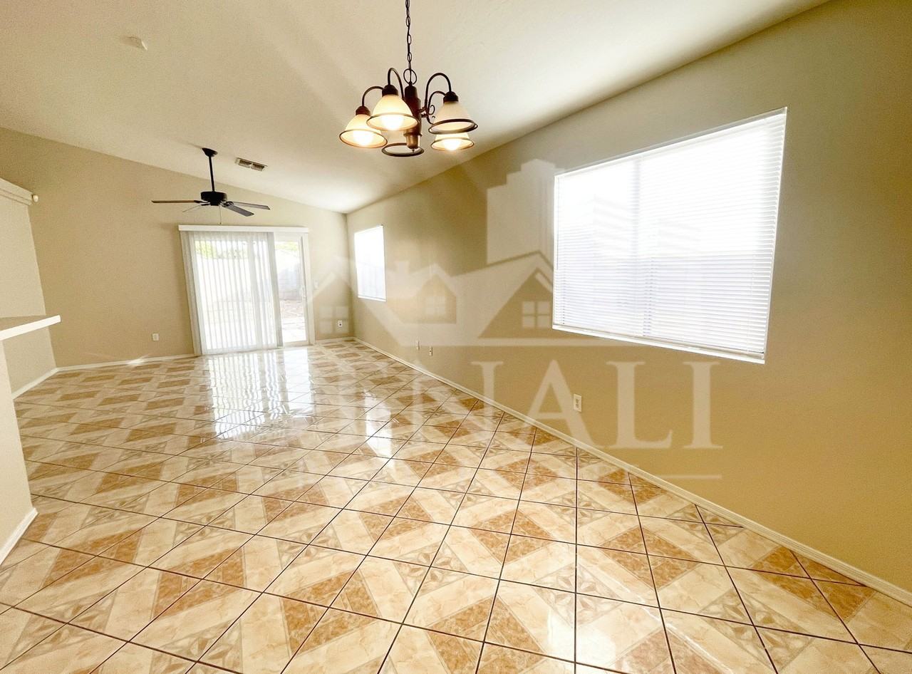 8930 W Catalina Dr - Photo 5 of 22