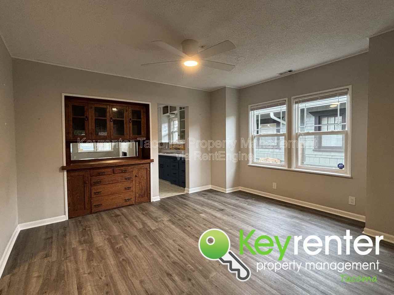 814 S Oakes St - Photo 3 of 11