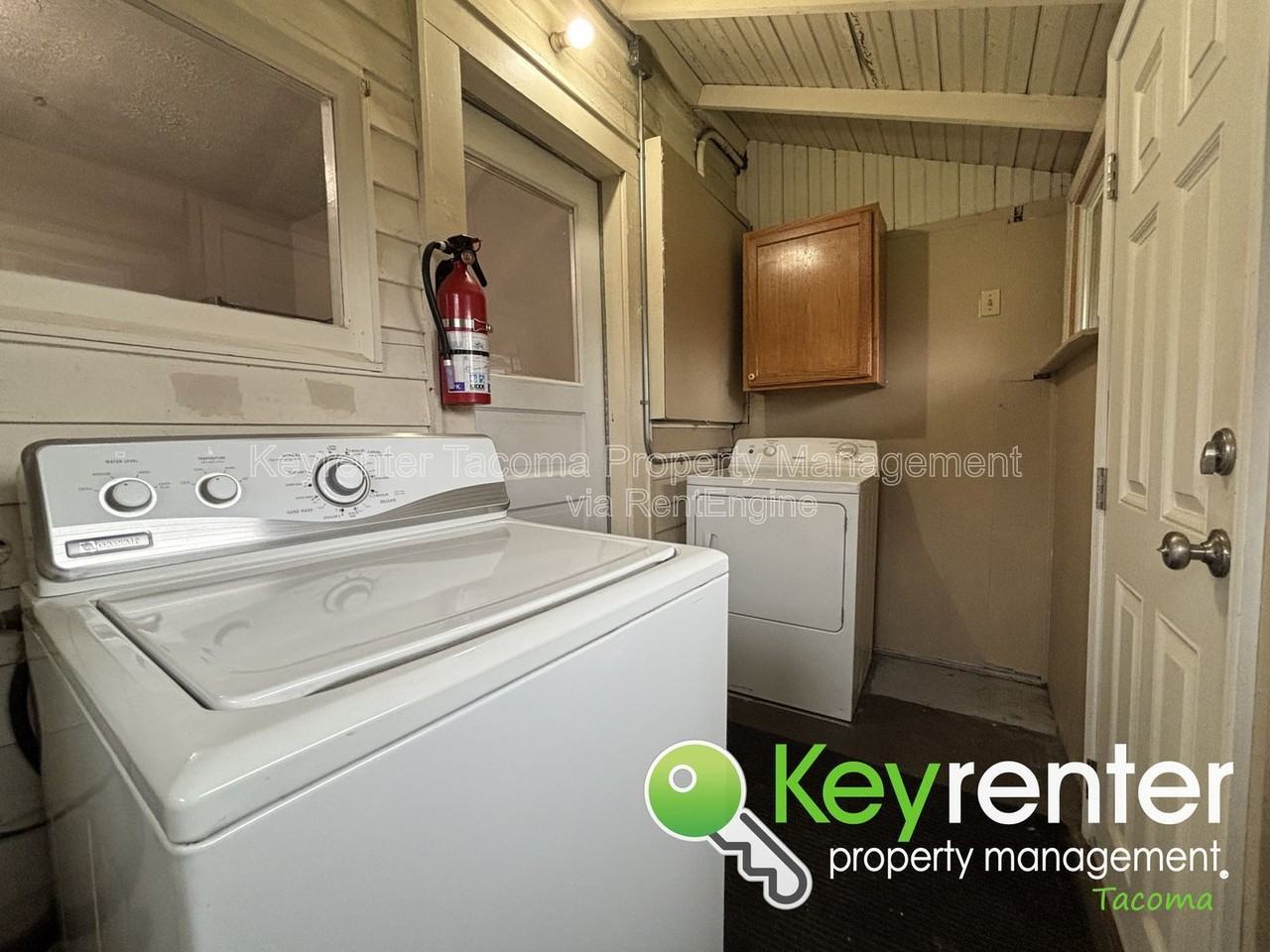 814 S Oakes St - Photo 5 of 11