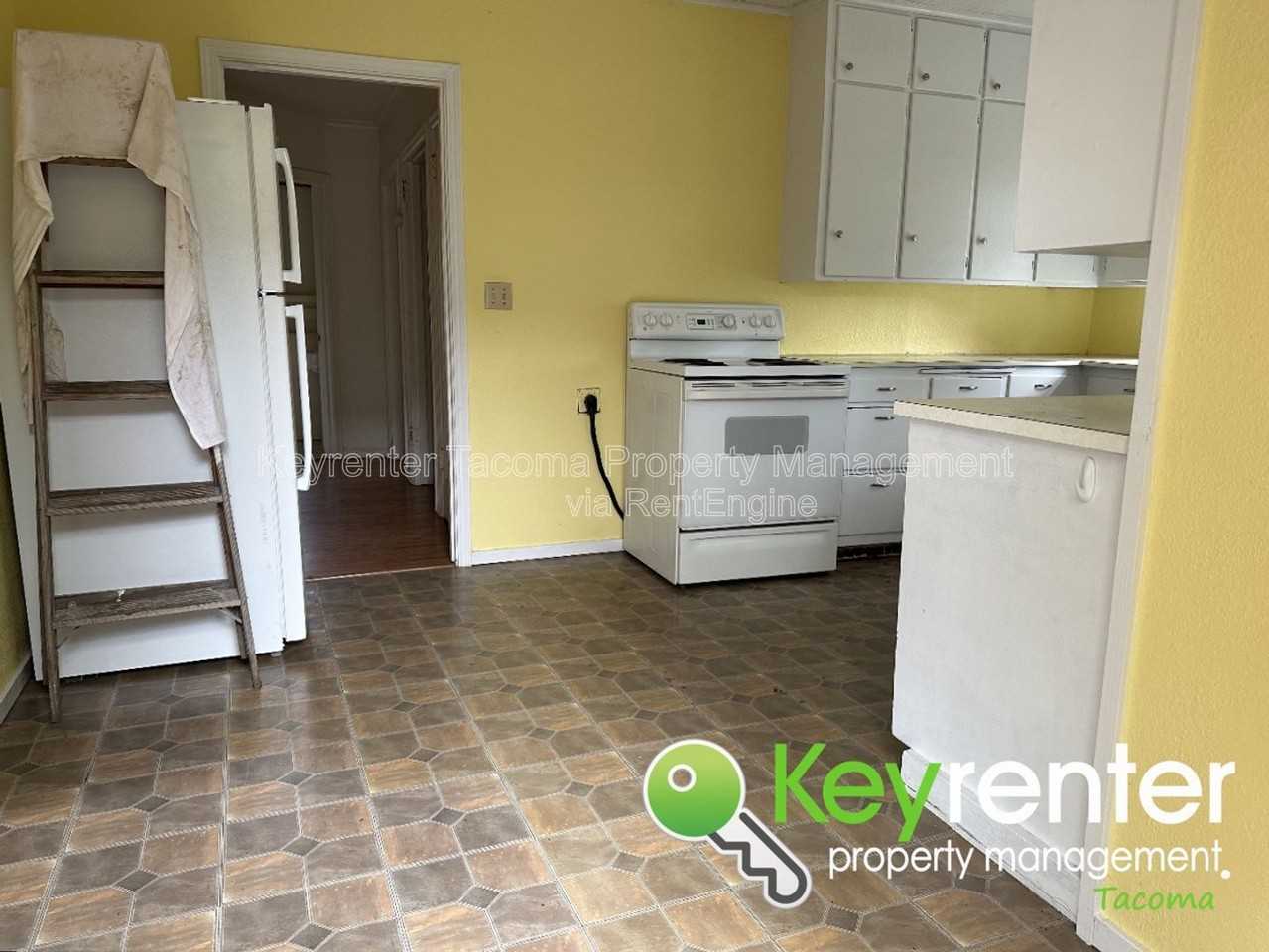 3819 A St - Photo 5 of 16