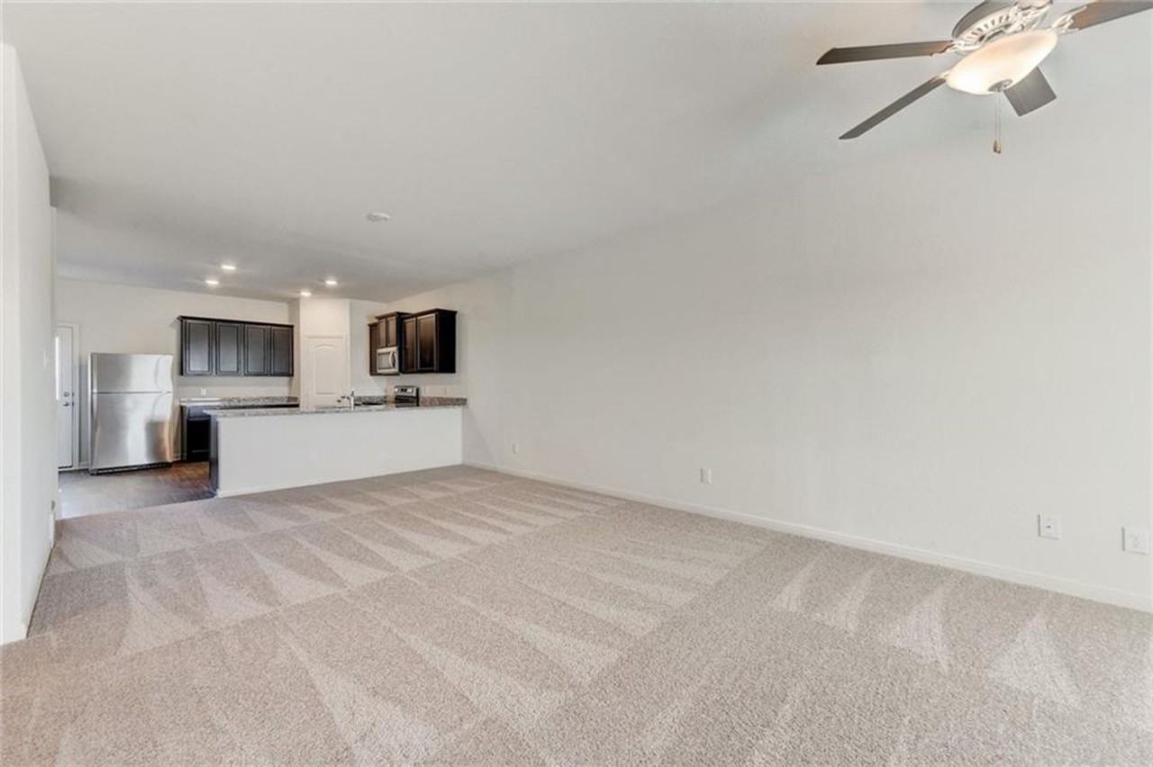 140 Maywood Ln - Photo 6 of 14