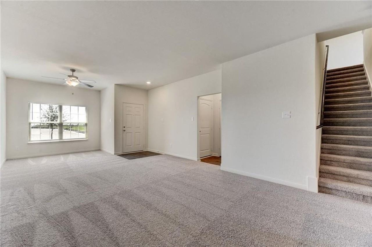 140 Maywood Ln - Photo 7 of 14