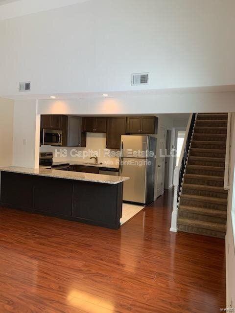 80 Village Ct - Photo 2 of 13