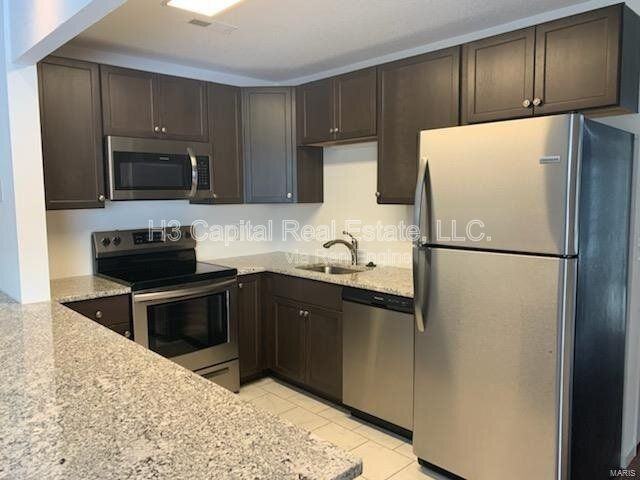 80 Village Ct - Photo 3 of 13