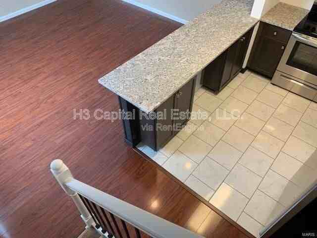 80 Village Ct - Photo 5 of 18
