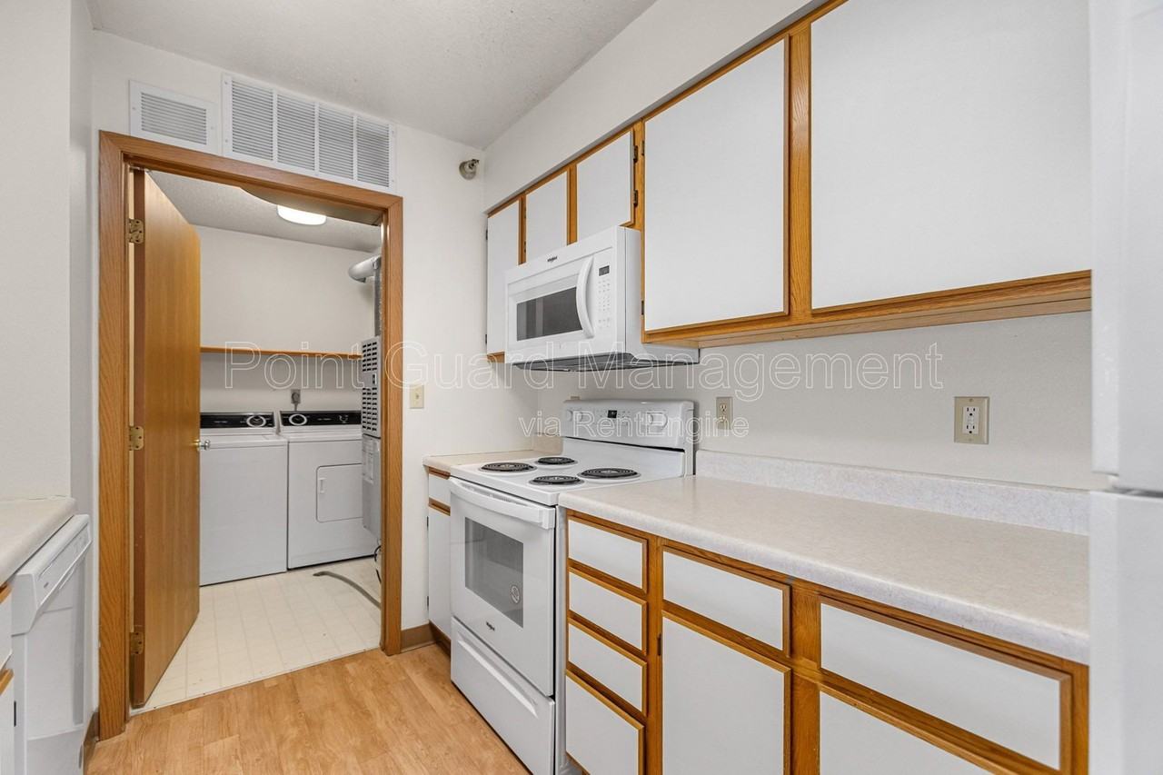2701 N Maple Ln #2701-302 - Photo 3 of 26